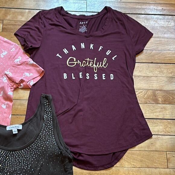 Women’s Bundle of Three Assorted Short Sleeve Summer Tshirts and tops size small - Picture 3 of 7